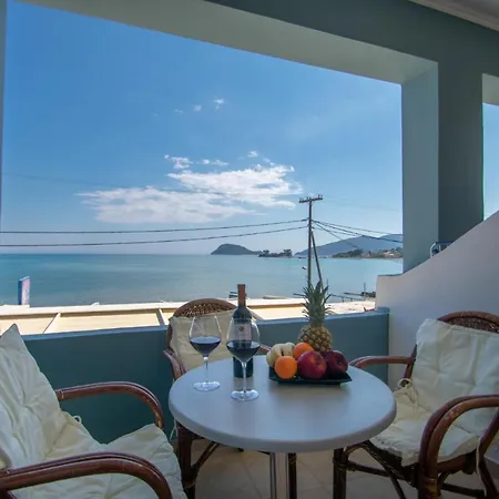Aktypis Beachfront アパート *