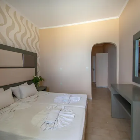 Aktypis Beachfront Daire *