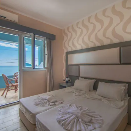 Aktypis Beachfront Daire *